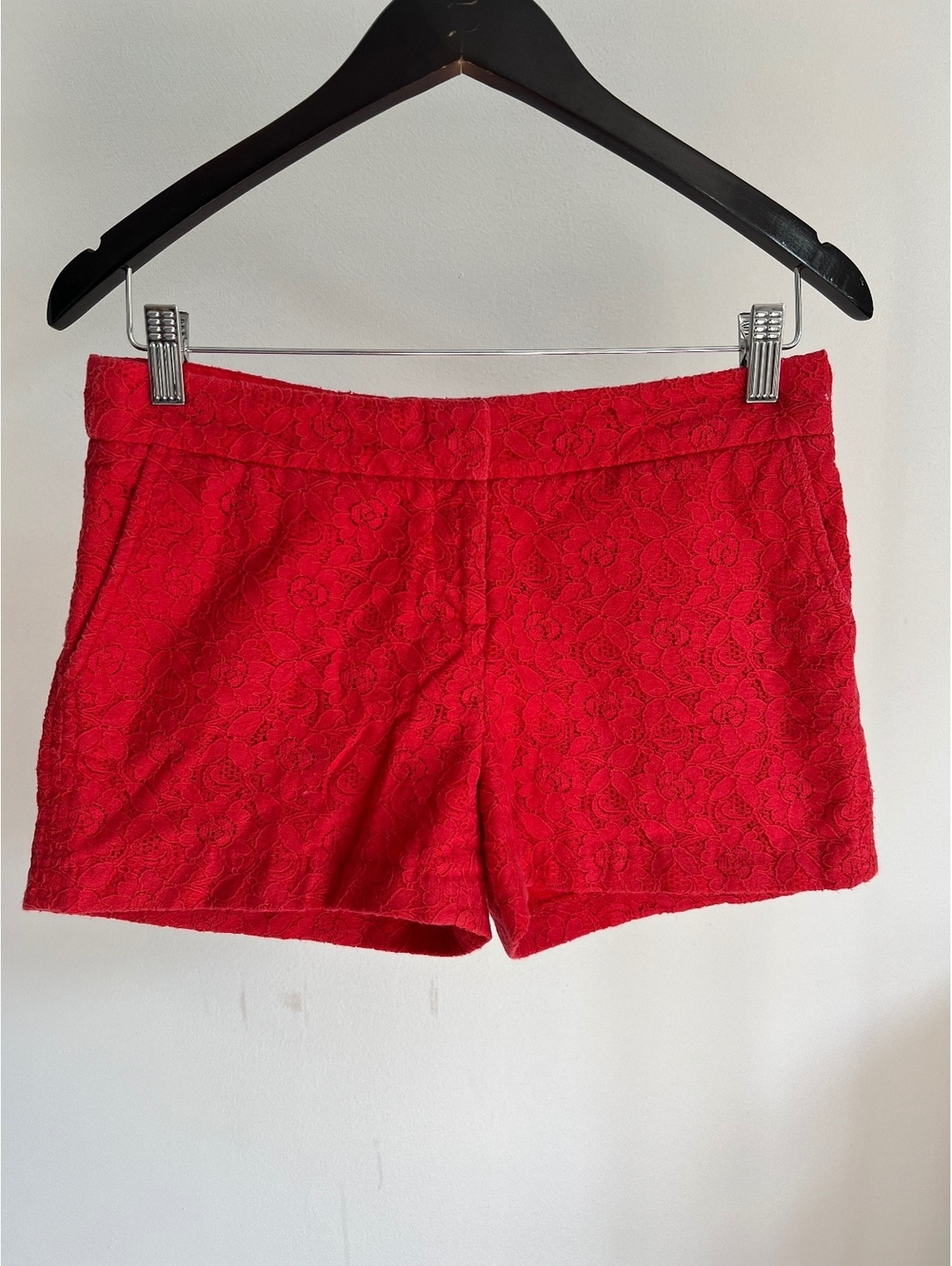 Cynthia Rowley Women’s Size 2 Red Floral Lace Shorts Tailored Dressy